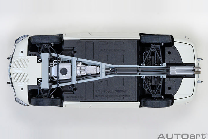 AUTOart 1967 Toyota 2000GT (Upgraded Version) White 1:18