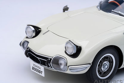 AUTOart 1967 Toyota 2000GT (Upgraded Version) White 1:18