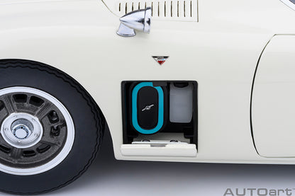 AUTOart 1967 Toyota 2000GT (Upgraded Version) White 1:18