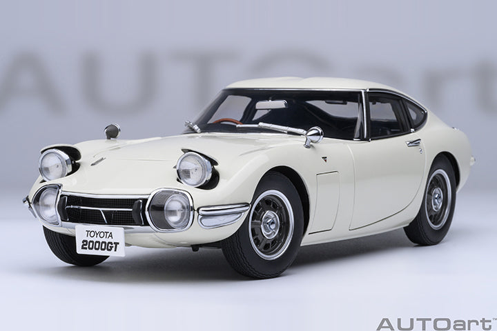 AUTOart 1967 Toyota 2000GT (Upgraded Version) White 1:18