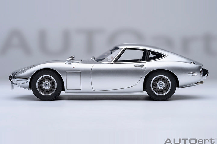 AUTOart 1967 Toyota 2000GT (Upgraded Version) Silver 1:18