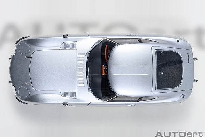 AUTOart 1967 Toyota 2000GT (Upgraded Version) Silver 1:18