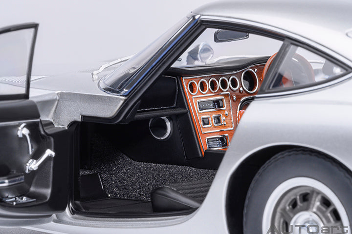 AUTOart 1967 Toyota 2000GT (Upgraded Version) Silver 1:18