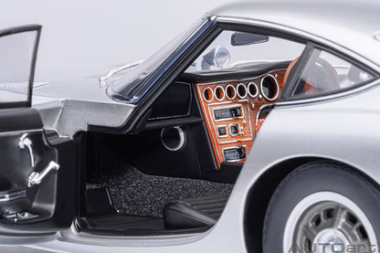 AUTOart 1967 Toyota 2000GT (Upgraded Version) Silver 1:18