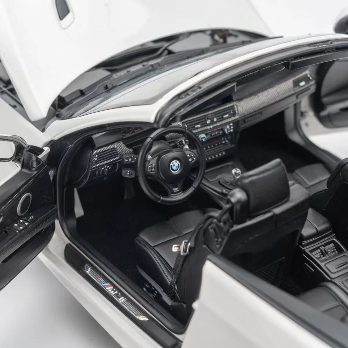 Kyosho 2010 BMW M3 E93M Hard Top Convertible Alpine White 1:18