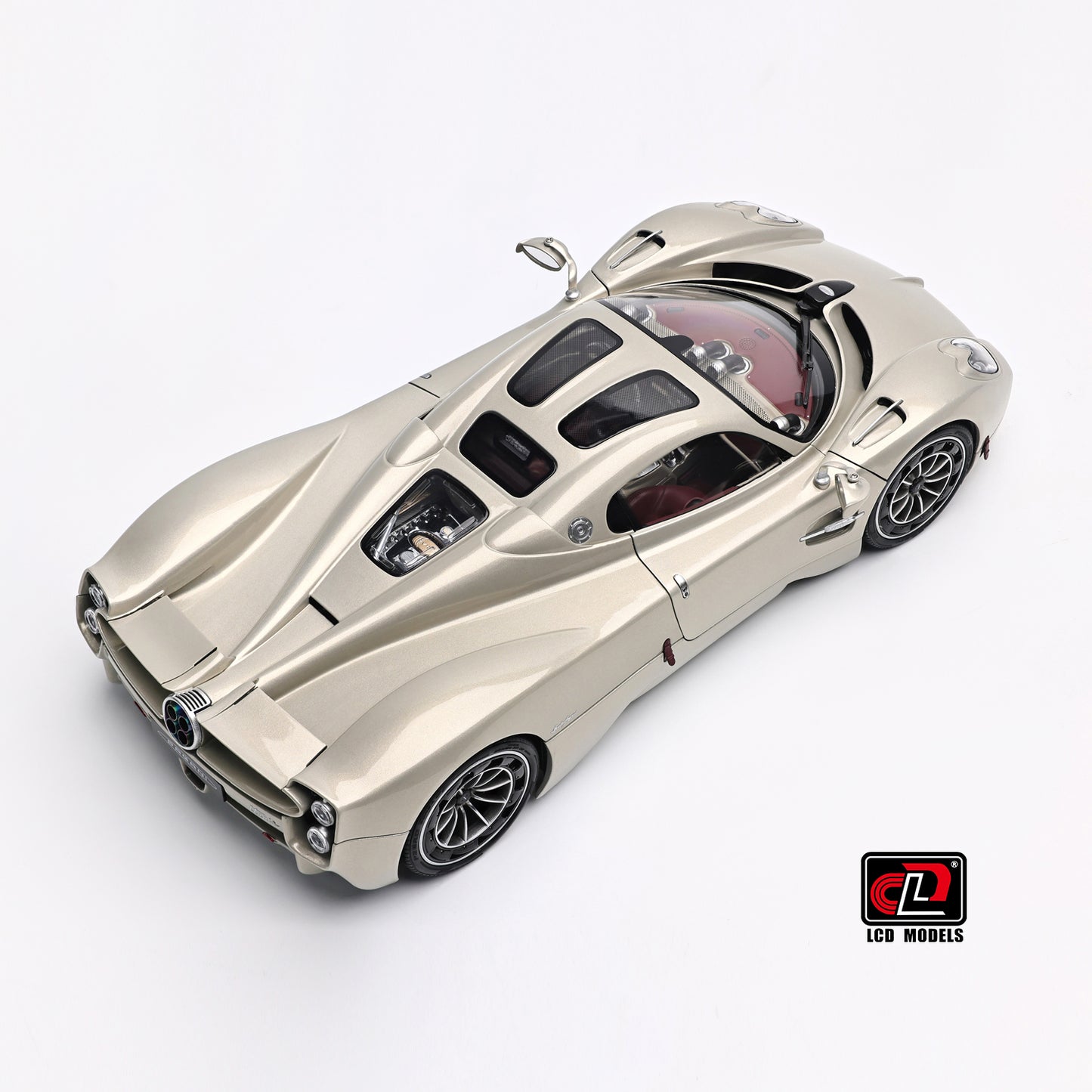 LCD Pagani Utopia Champagne Gold 1:18