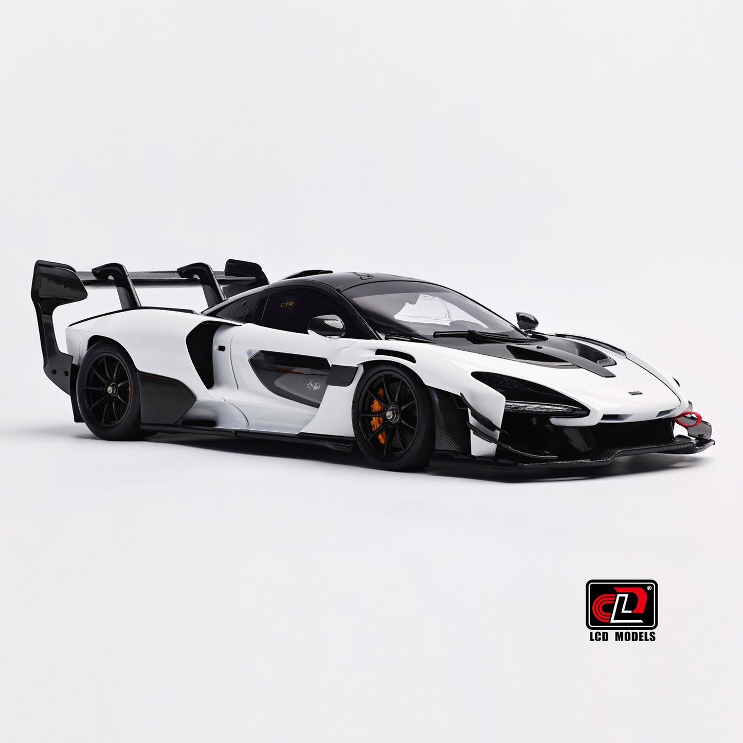 LCD Mclaren Senna GTR White 1:18