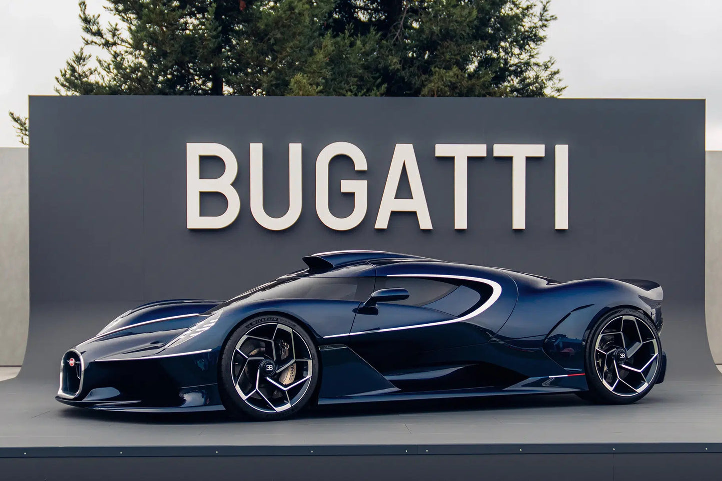 MR Models Bugatti Destrier Sapphire Celeste Blue 1:18 WITH DISPLAY