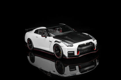 Motorhelix 2022 Nissan Skyline GT-R R35 Nismo Special Edition Brilliant White Pearl 1:18