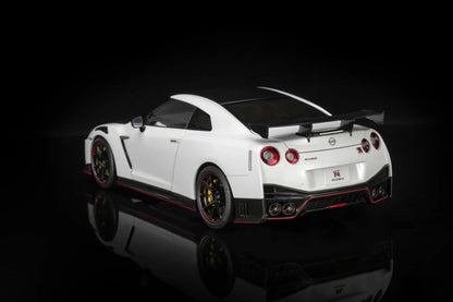 Motorhelix 2022 Nissan Skyline GT-R R35 Nismo Special Edition Brilliant White Pearl 1:18