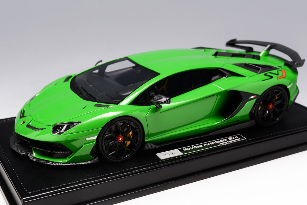Ivy Merit Lamborghini Aventador SVJ Novitec Verde Alcheo (Green) 1:18 WITH DISPLAY