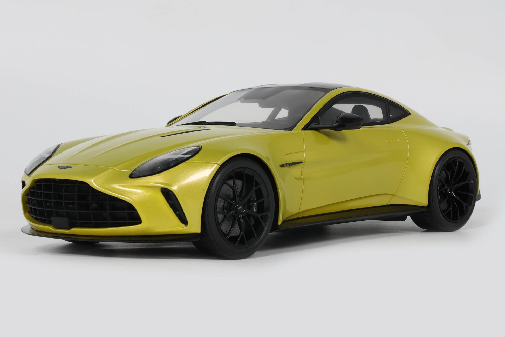 A closer look: New 2024 Aston Martin Vantage Unveiled | Luxury Lifestyle Magazine A closer look: New 2024 Aston Martin Vantage Unveiled | Luxury Lifestyle Magazine