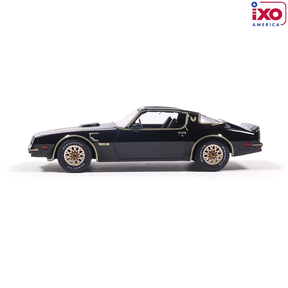 Ixo 1977 Pontiac Firebird Trans-Am Smokey & the Bandit Starlight Black & Gold 1:43