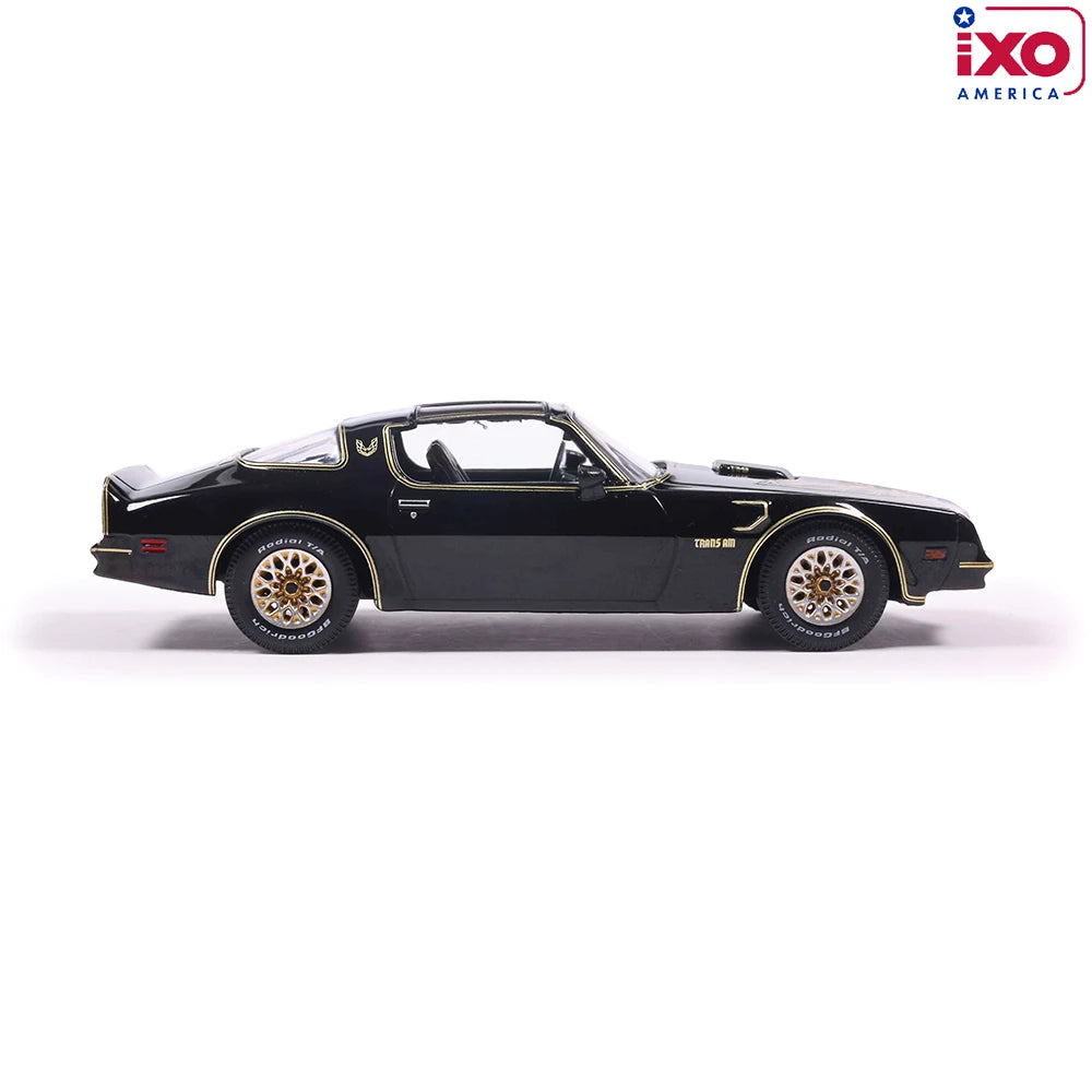 Ixo 1977 Pontiac Firebird Trans-Am Smokey & the Bandit Starlight Black & Gold 1:43