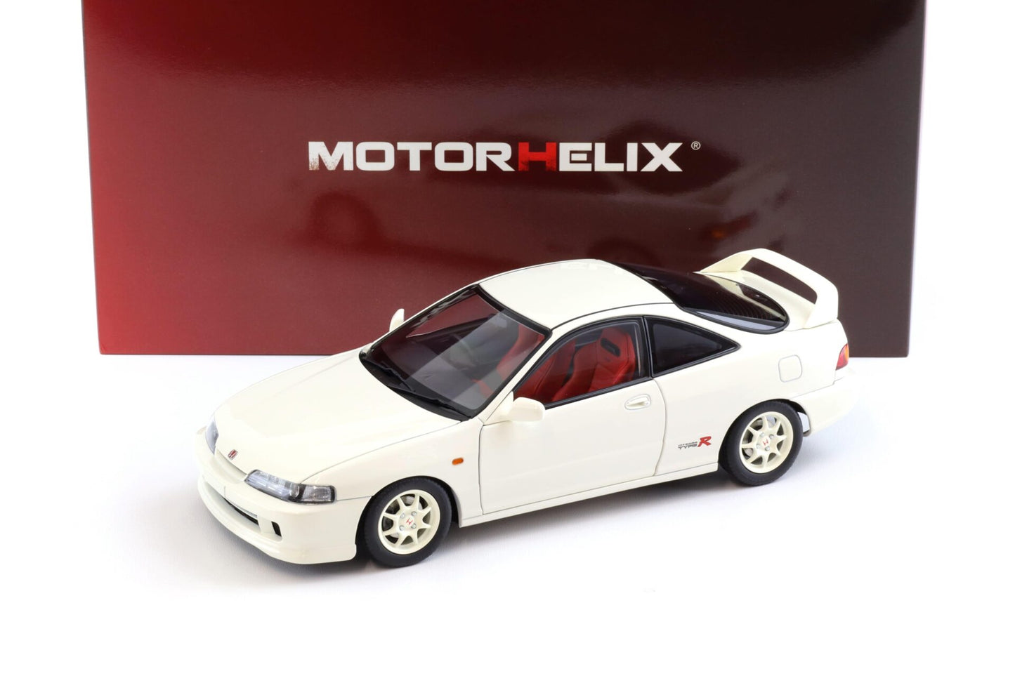 Motorhelix 1997 Honda Integra Type-R (DC2) Pre-facelift Championship White 1:18