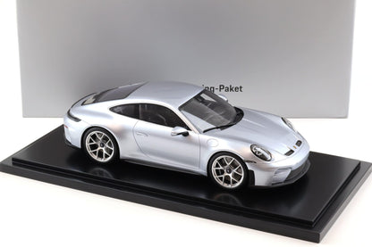 Spark-Model 2025 Porsche 911 (992.2) GT3 Touring Polar Silver WITH DISPLAY 1:18