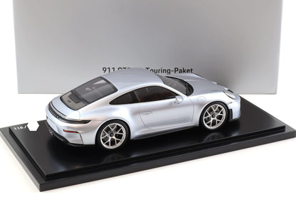 Spark-Model 2025 Porsche 911 (992.2) GT3 Touring Polar Silver WITH DISPLAY 1:18