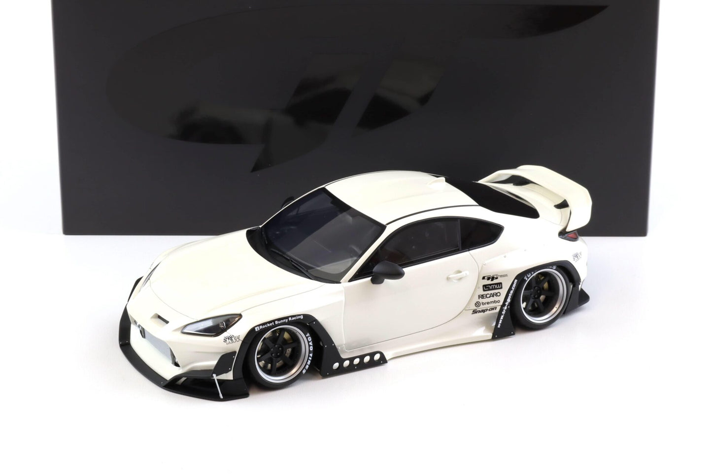 GT Spirit 2023 Toyota GR86 Pandem Crystal White 1:18