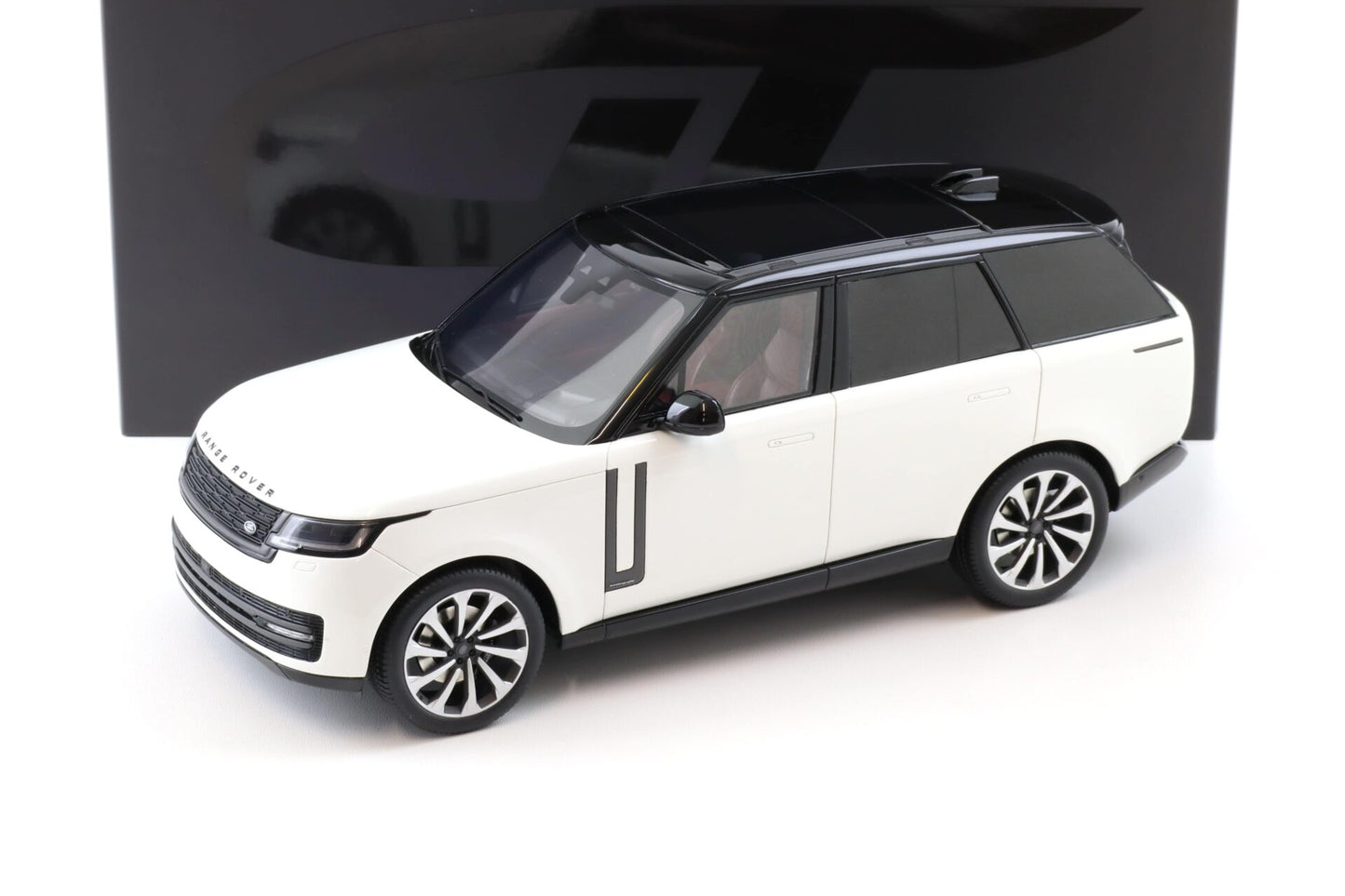 GT Spirit 2024 Land Rover Range Rover P530 Autobiography White 1:18