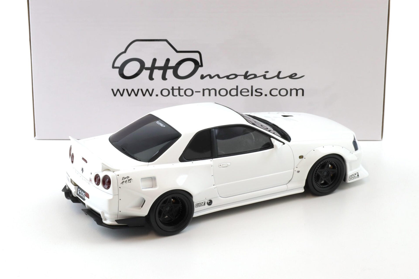 Otto 2019 Nissan Skyline GT-R R34 KRC Body Kit Pearl White QX1 1:18