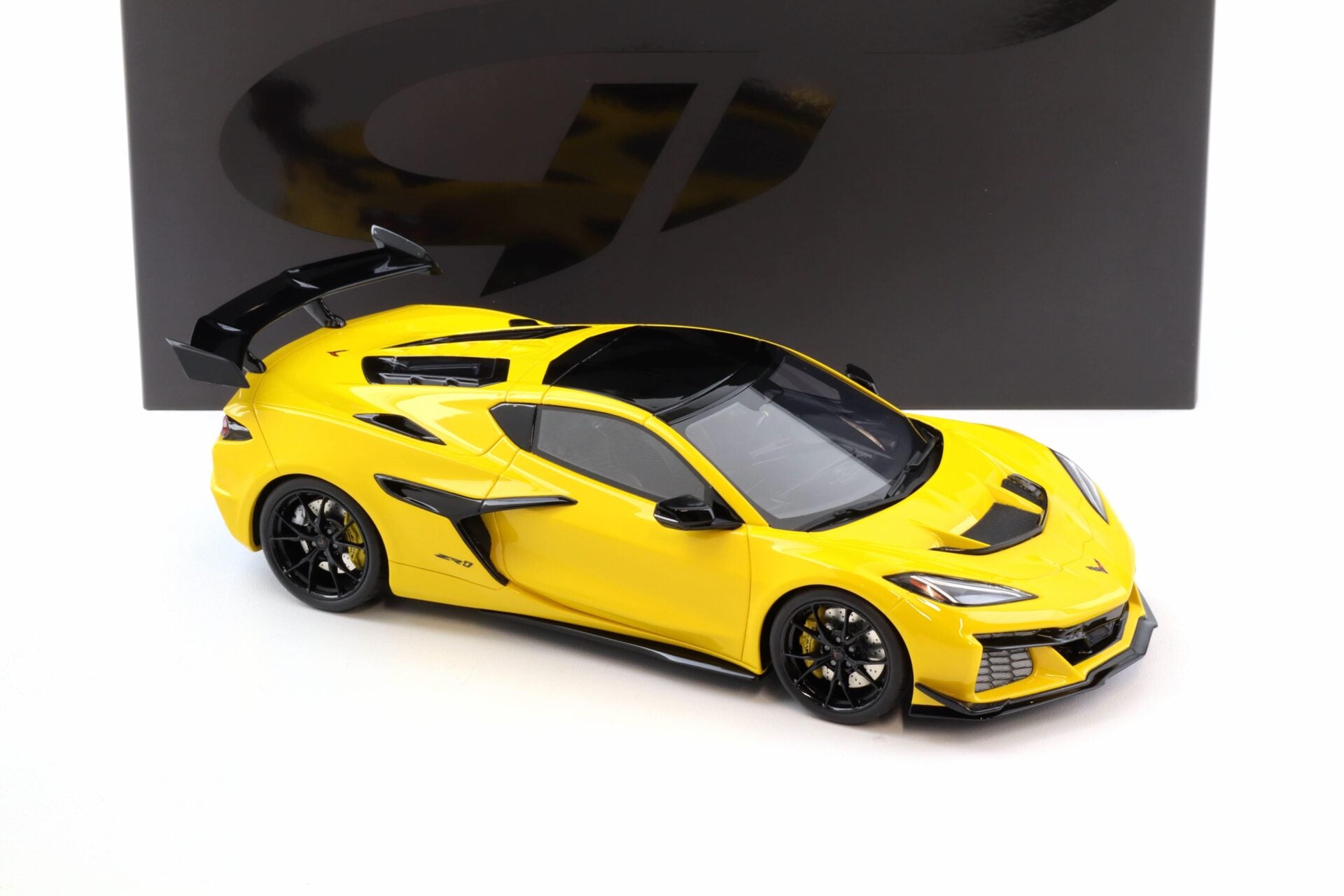GT Spirit 2025 Chevy Corvette C8 ZR1 Competition Yellow Tintcoat 1