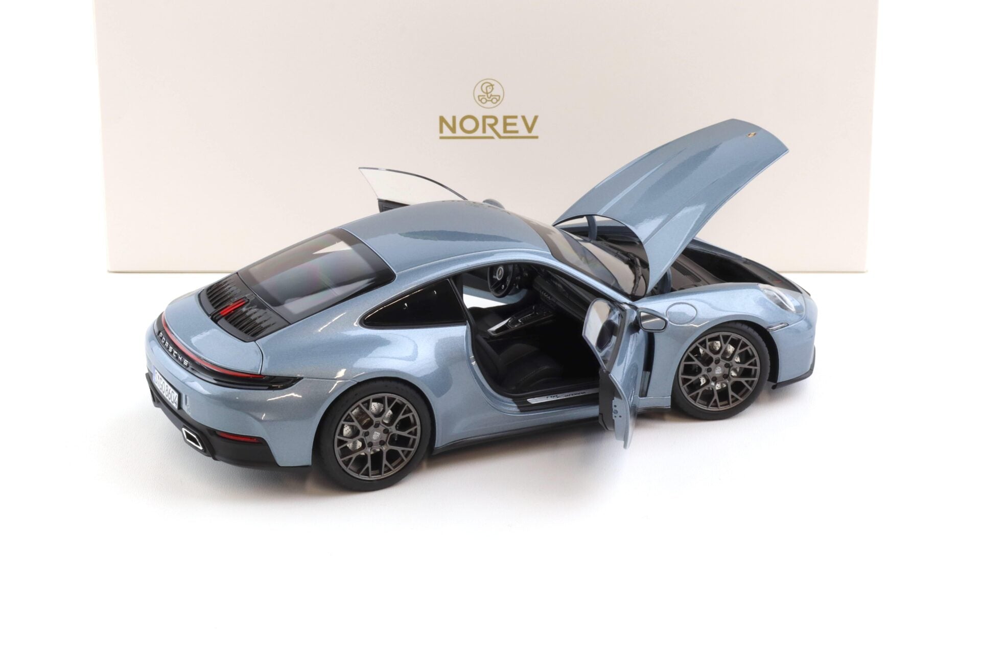 NOREV 187330 Porsche 911 Carrera 2 Cabriolet 1990 Silver 1/18