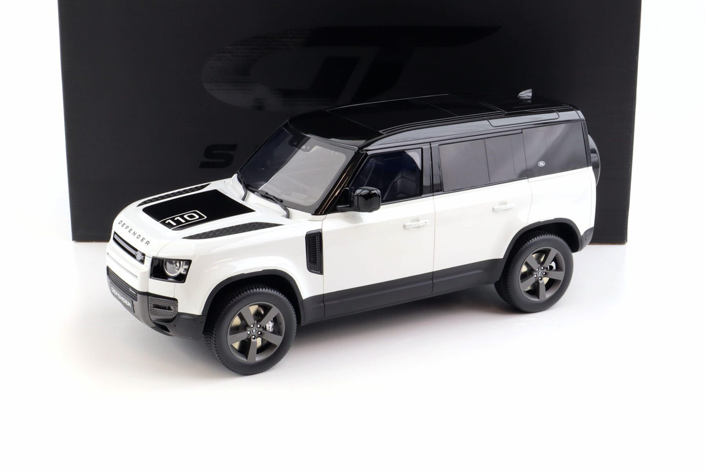 GT Spirit 2021 Land Rover Defender 110 P400 X-Dynamic HSE White 1:12