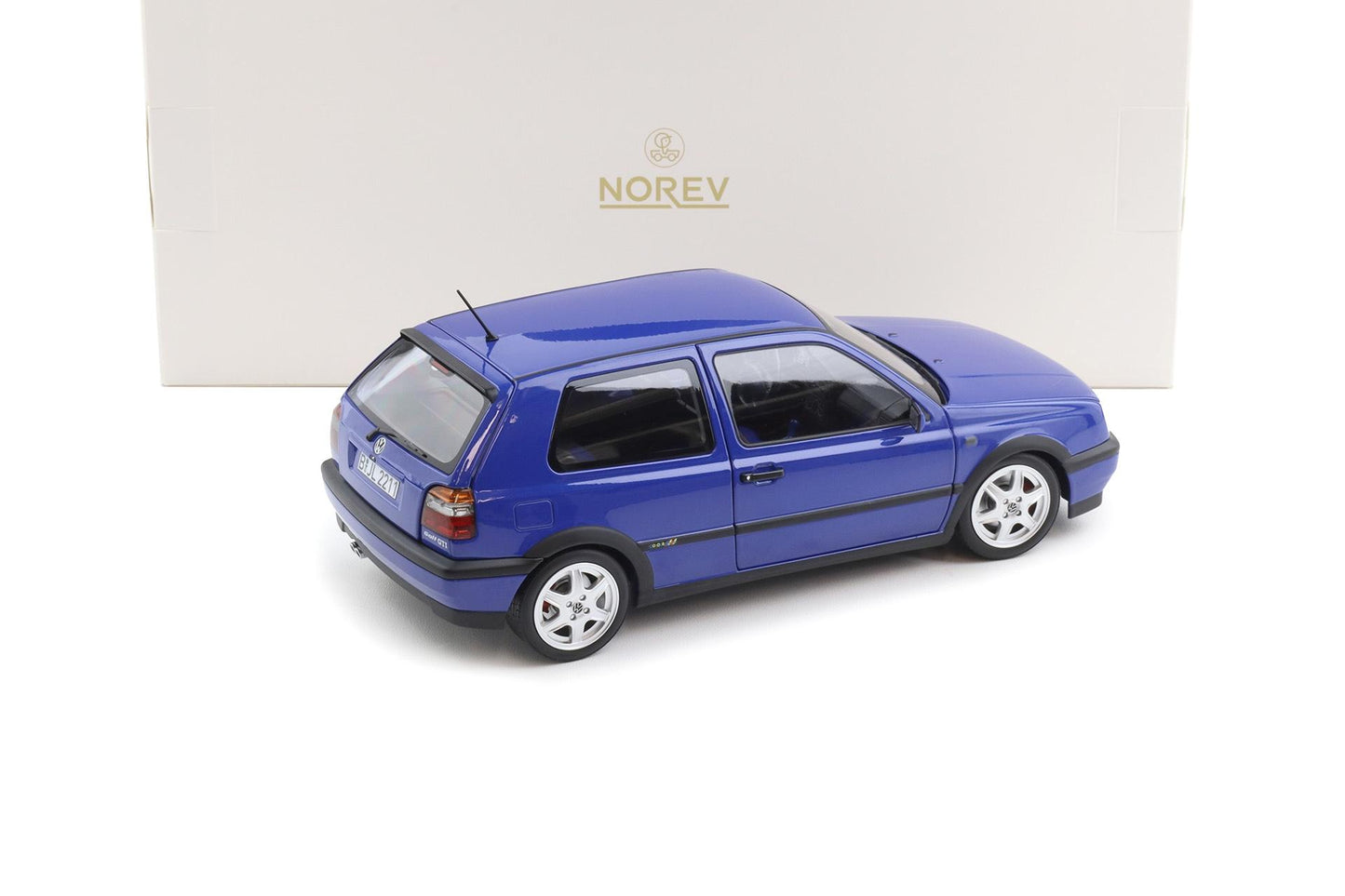 Norev 1994 Volkswagen Golf GTI MK3 Color Concept Jazz Blue 1:18