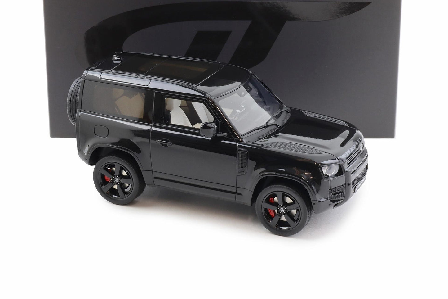 GT Spirit 2021 Land Rover Defender 90 P400 X-Dynamic HSE Black 1:18