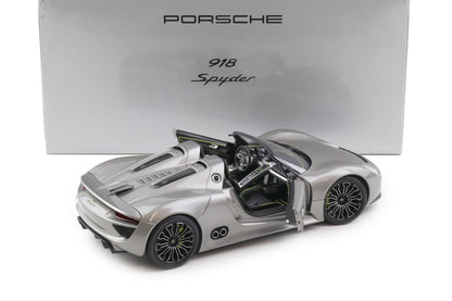 Minichamps Porsche 918 Spyder Prototype Liquid Metal Silver 1:18 DEALER EDITION