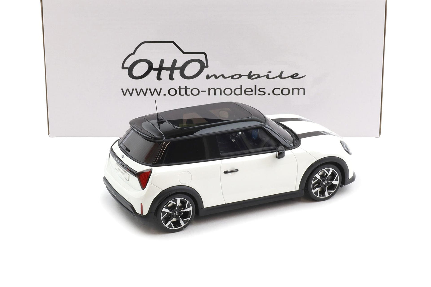 Otto 2025 Mini Cooper S F66 Nanuq White 1:18