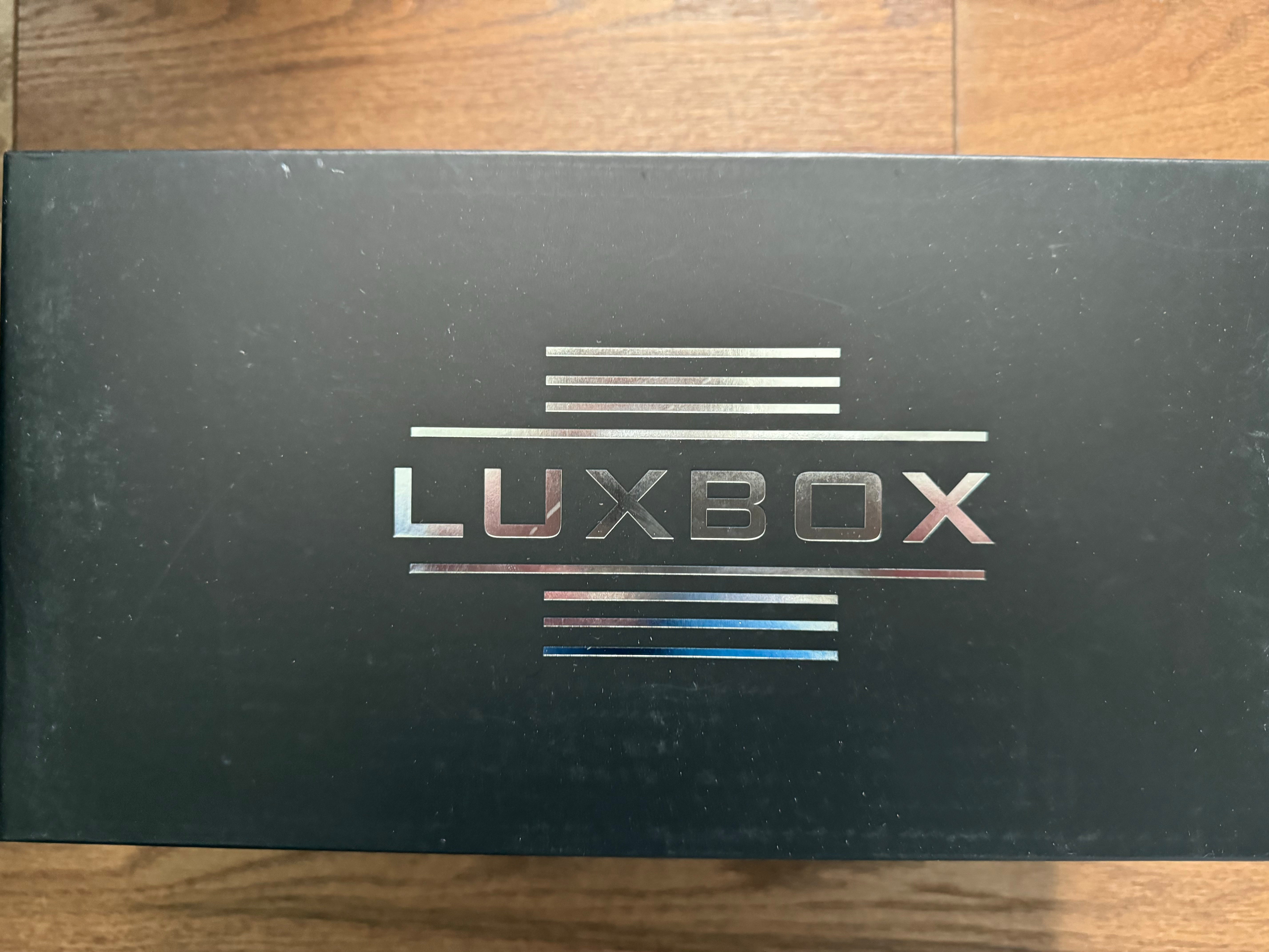 TBC LUXE コレクションボックス Luxbox Display Case with Black Leather (synthetic) Base 1:18 – STM