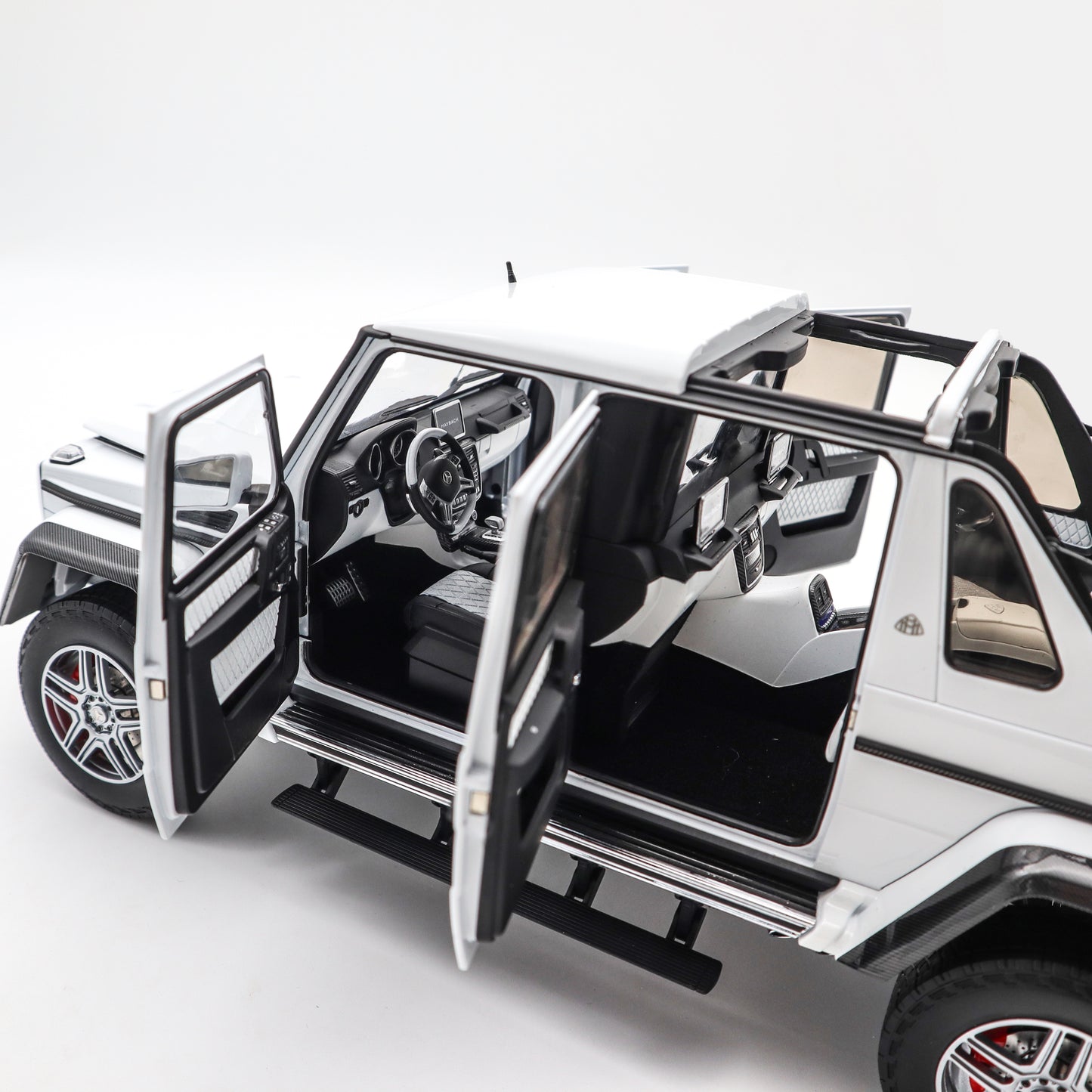 Almost Real 2017 Mercedes Benz Maybach G650 G Class Landaulet W463 White 1:18