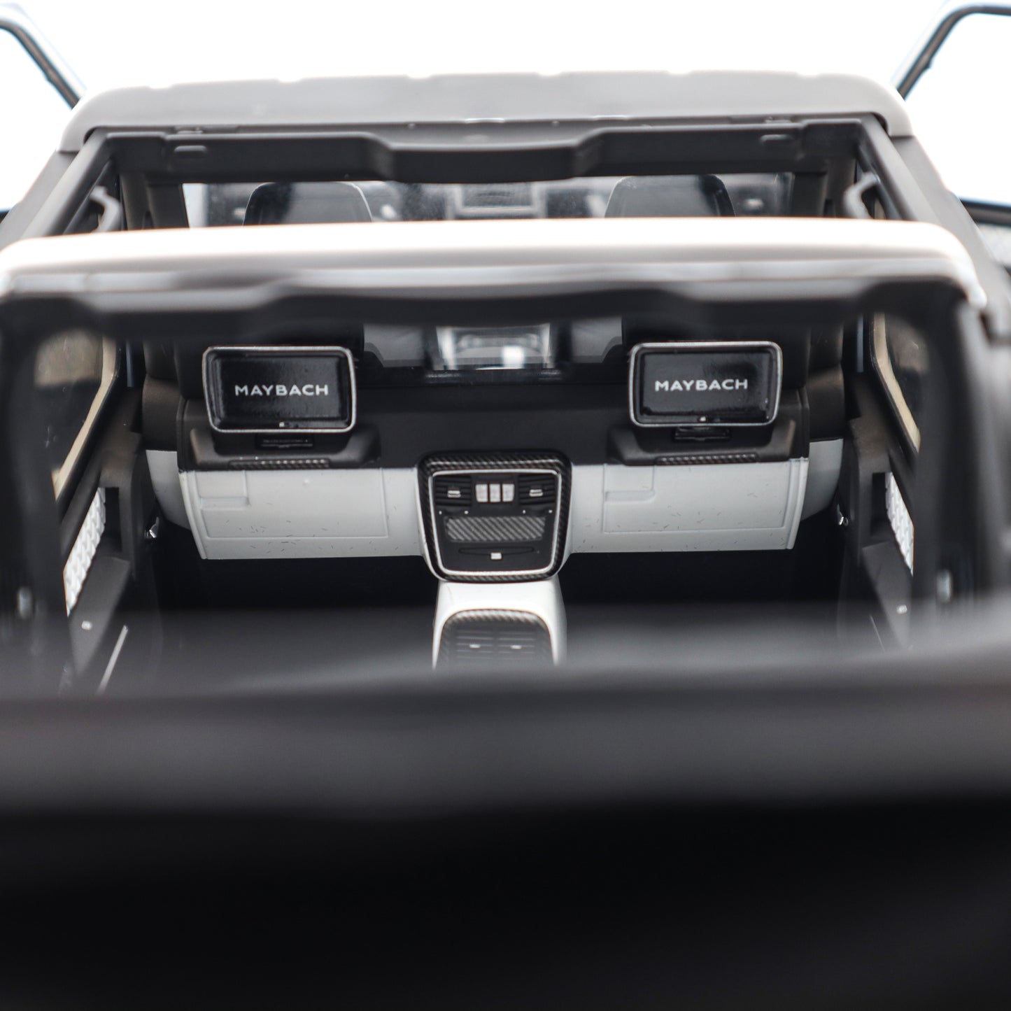 Almost Real 2017 Mercedes Benz Maybach G650 G Class Landaulet W463 White 1:18