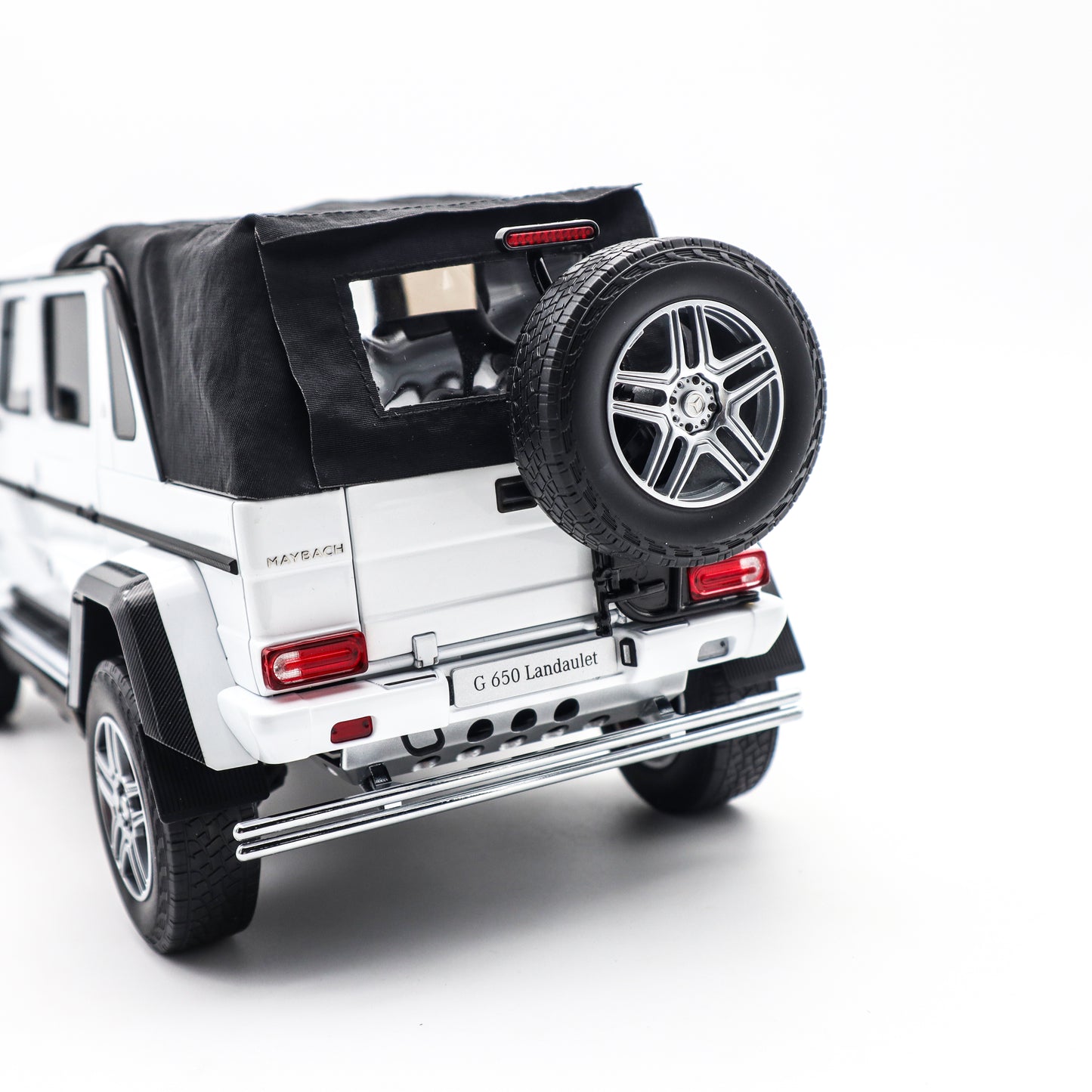 Almost Real 2017 Mercedes Benz Maybach G650 G Class Landaulet W463 White 1:18