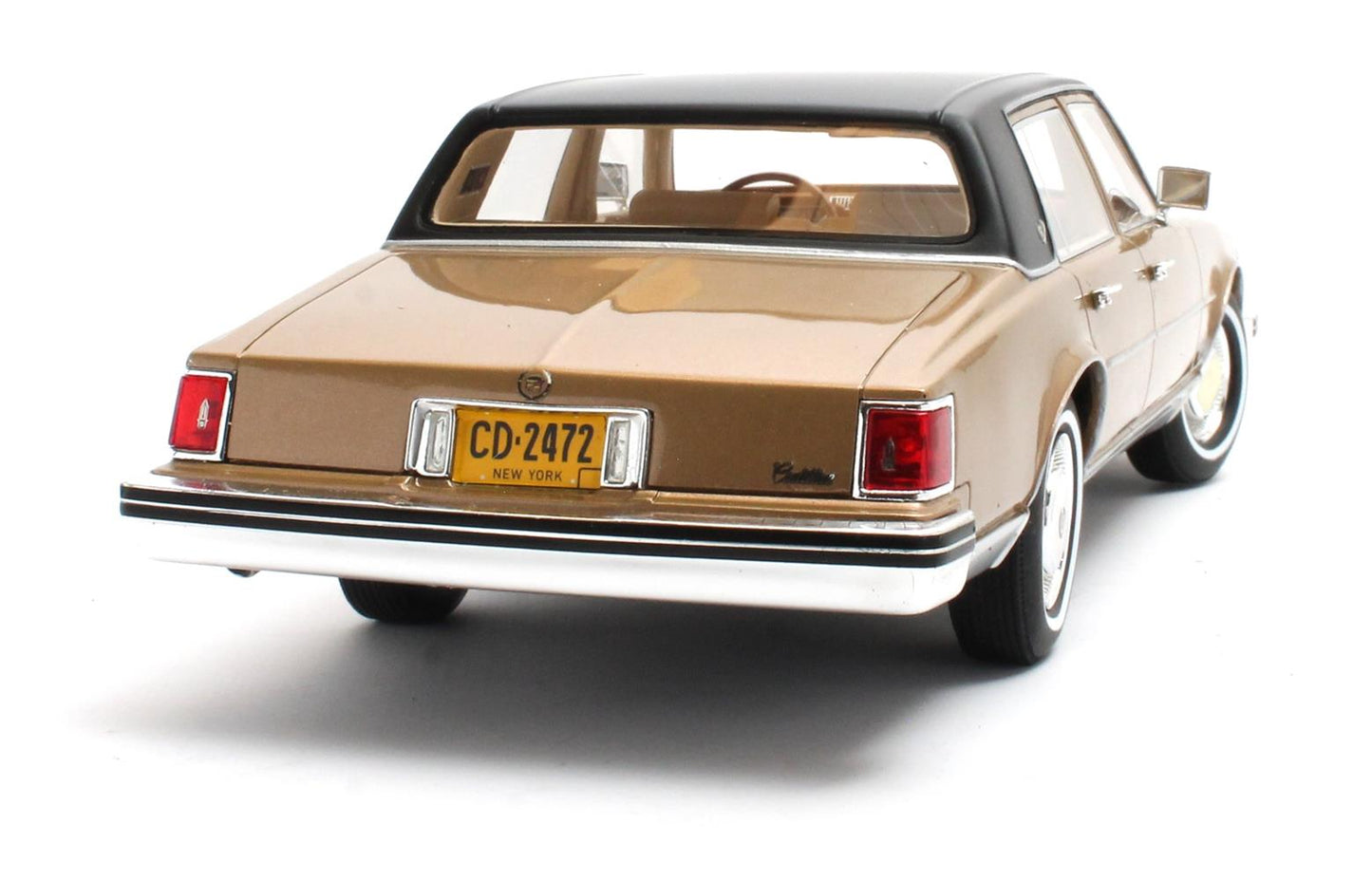 Cult-Scale 1976 Cadillac Seville Sedan Gold Metallic 1:18