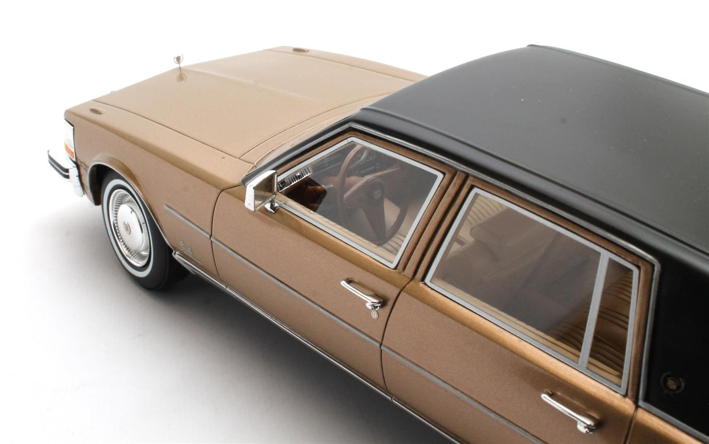 Cult-Scale 1976 Cadillac Seville Sedan Gold Metallic 1:18