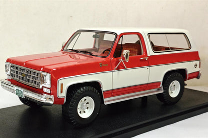 Cult-Scale 1973 - 1978 Chevrolet Blazer K5 Blazer Red and White 1:18