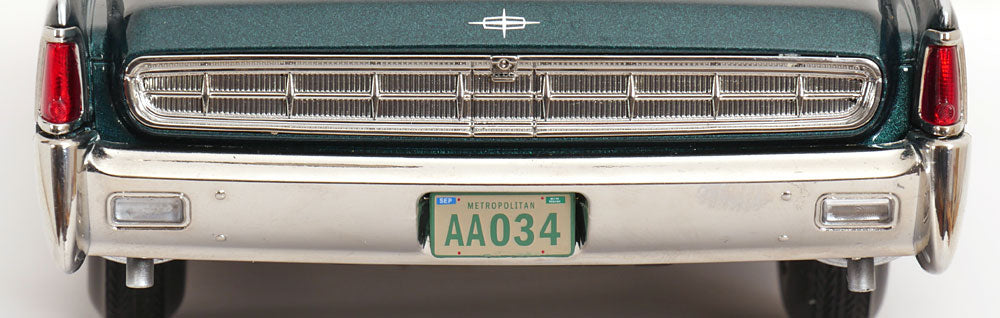 KK Scale 1963 Lincoln Continental Sedan "Matrix" Films Green Metallic 1:18