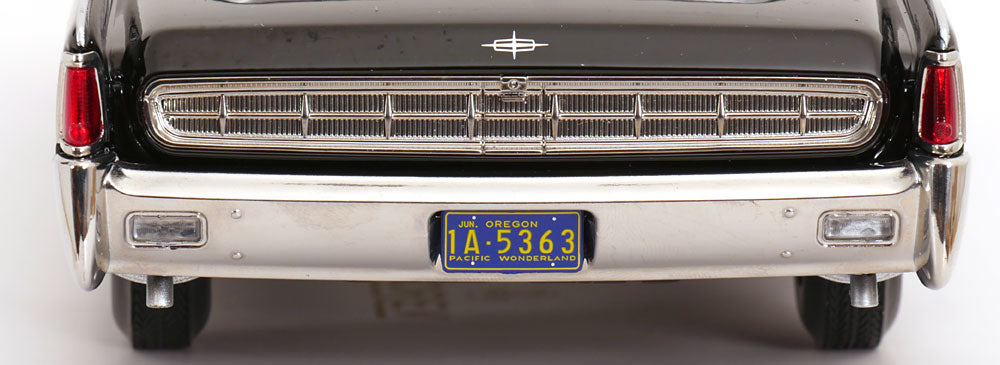 KK Scale 1963 Lincoln Continental Sedan Black 1:18