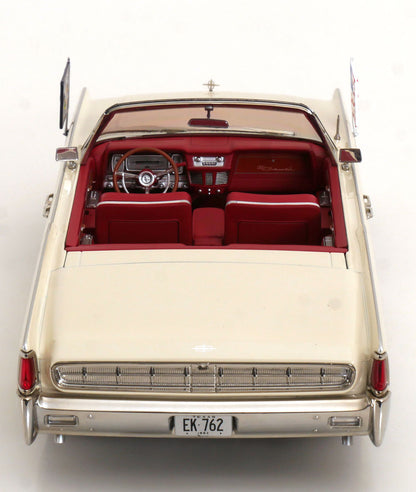 KK Scale 1963 Lincoln Continental Convertible JFK White 1:18