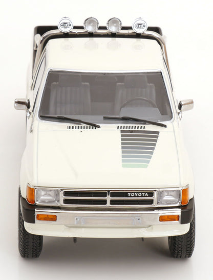 KK Scale 1985 Toyota Hilux Xtra Cab 4x4 Pickup Truck White 1:18