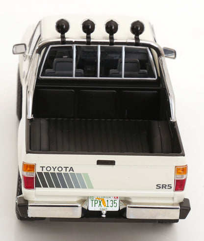 KK Scale 1985 Toyota Hilux Xtra Cab 4x4 Pickup Truck White 1:18