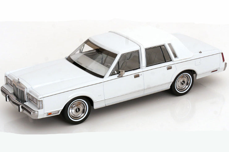 KK Scale 1985 Lincoln Town Car "Miami Vice" White 1:18