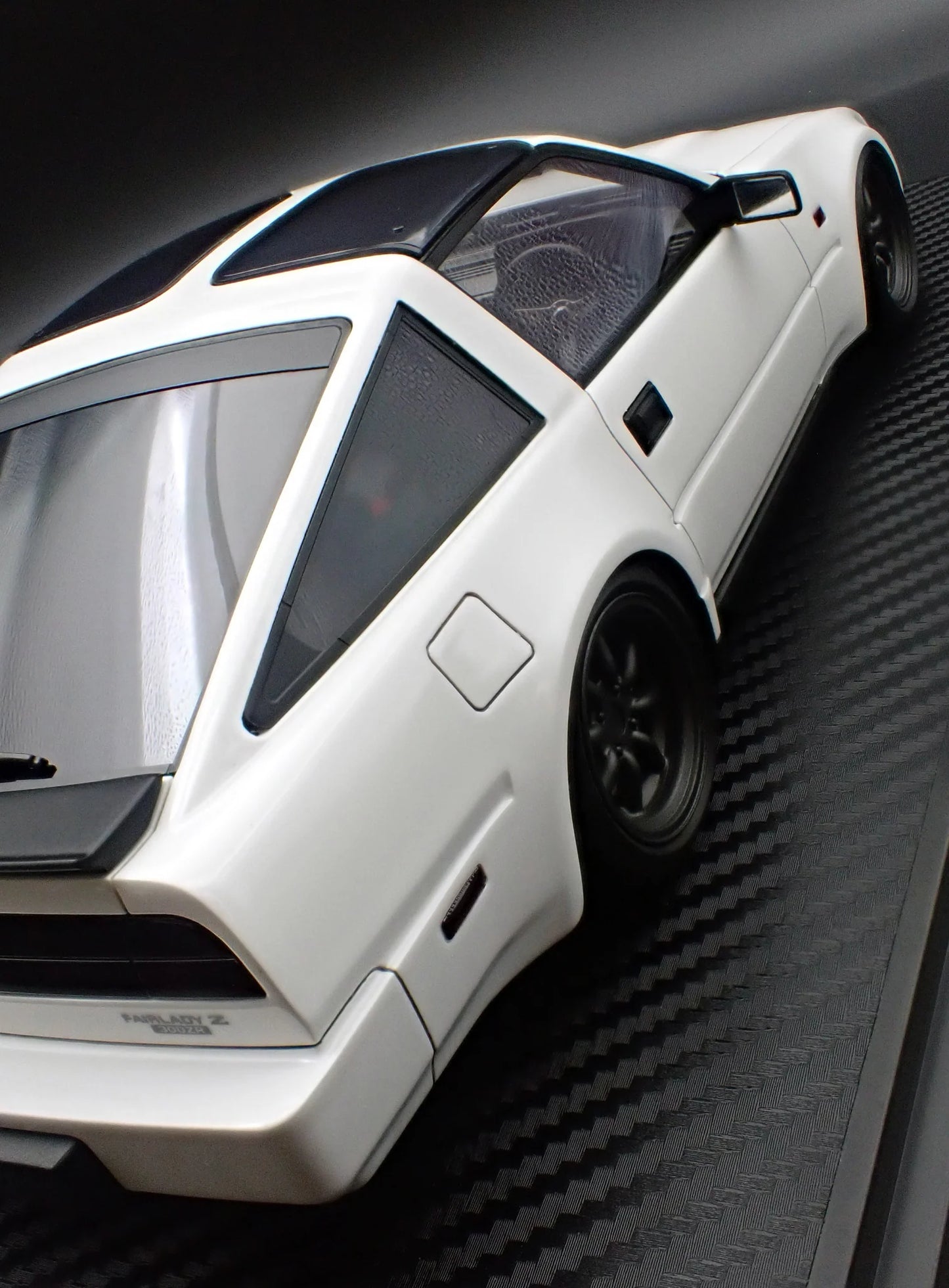 Ignition-Model Nissan Fairlady Z 300 ZR Z31 2-Seater RHD White 1:18