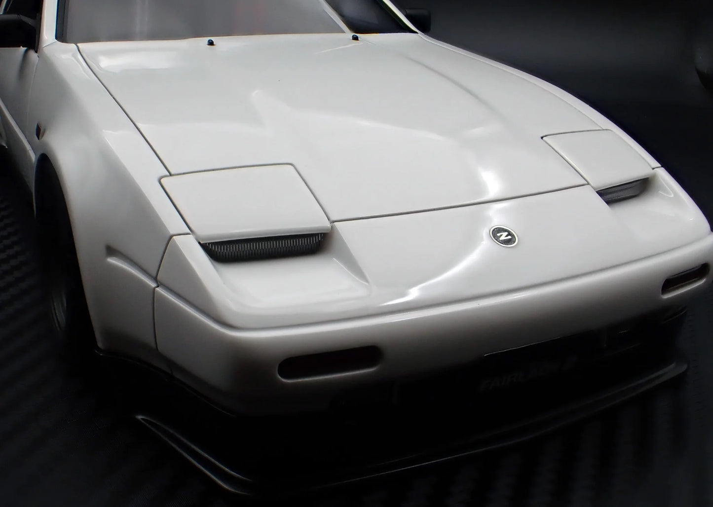 Ignition-Model Nissan Fairlady Z 300 ZR Z31 2-Seater RHD White 1:18