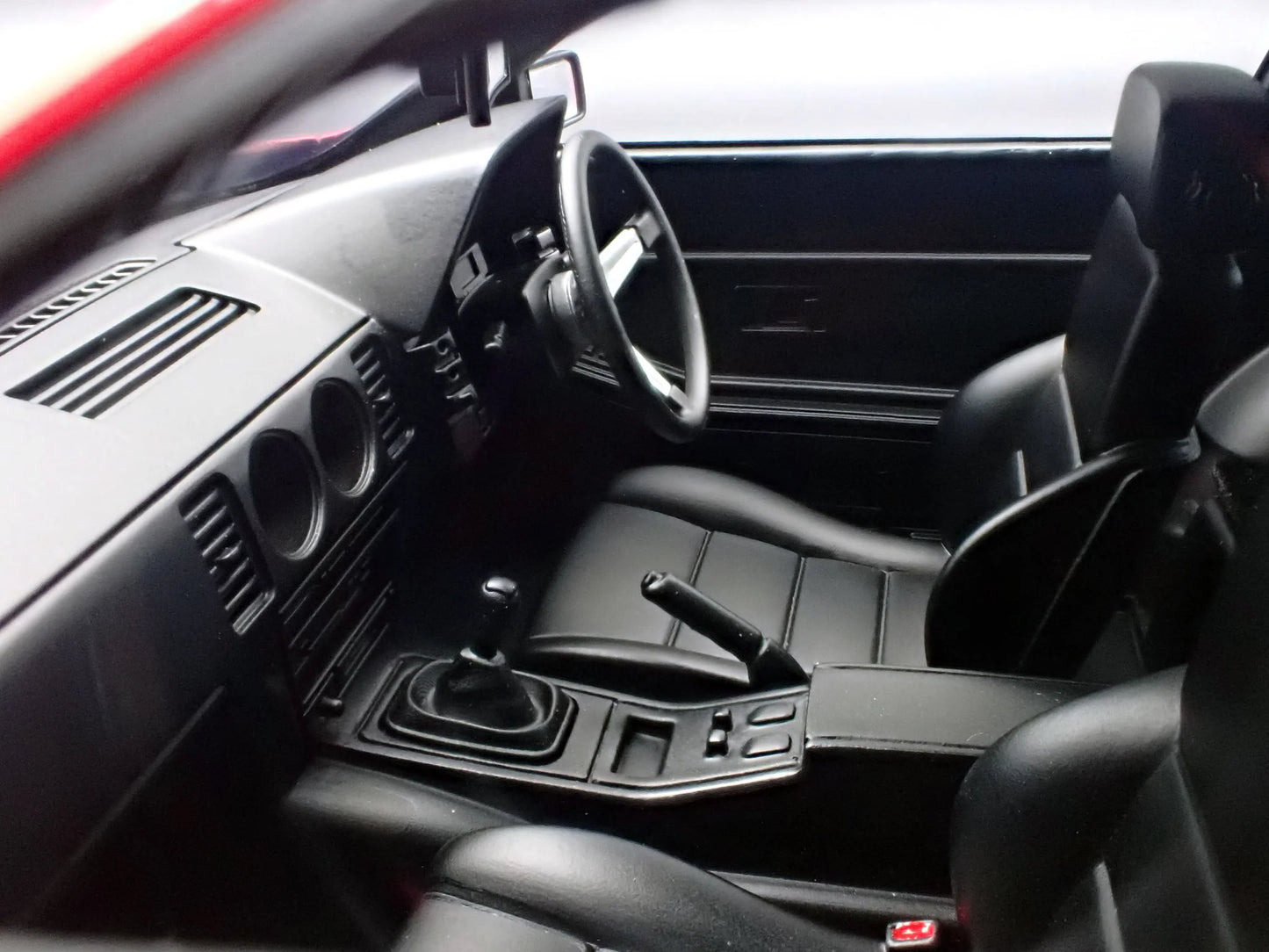 Ignition-Model Nissan Fairlady Z 300 ZR Z31 2-Seater RHD Red 1:18
