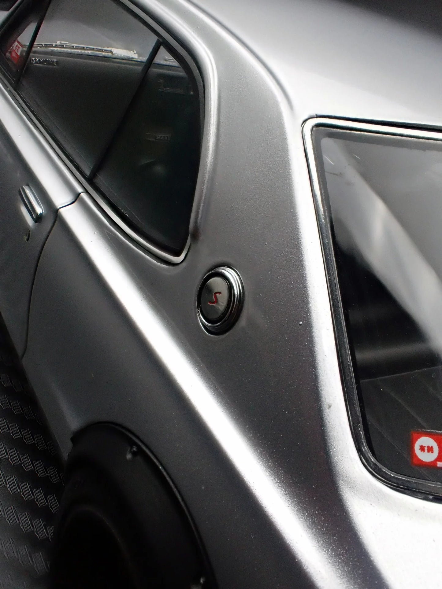 Ignition-Model Nissan Skyline 2000 GT-R (KPGC10) Silver 1:18