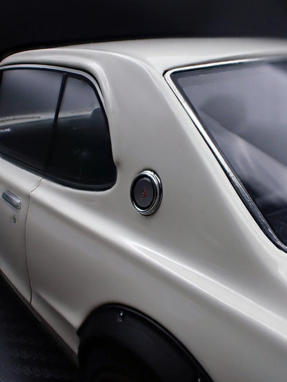 Ignition-Model Nissan Skyline 2000 GT-R (KPGC10) White Ivory 1:18