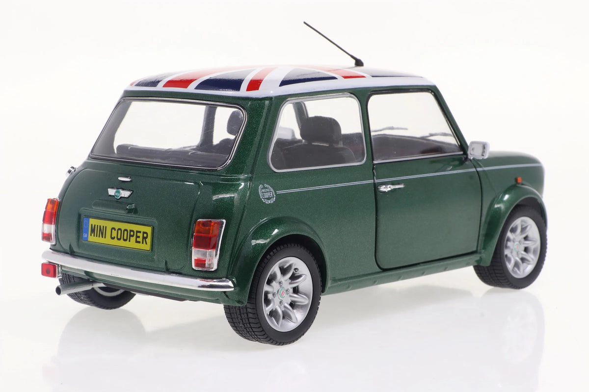 Solido 1997 Mini Cooper Sport British Racing Green & Flag 1:18